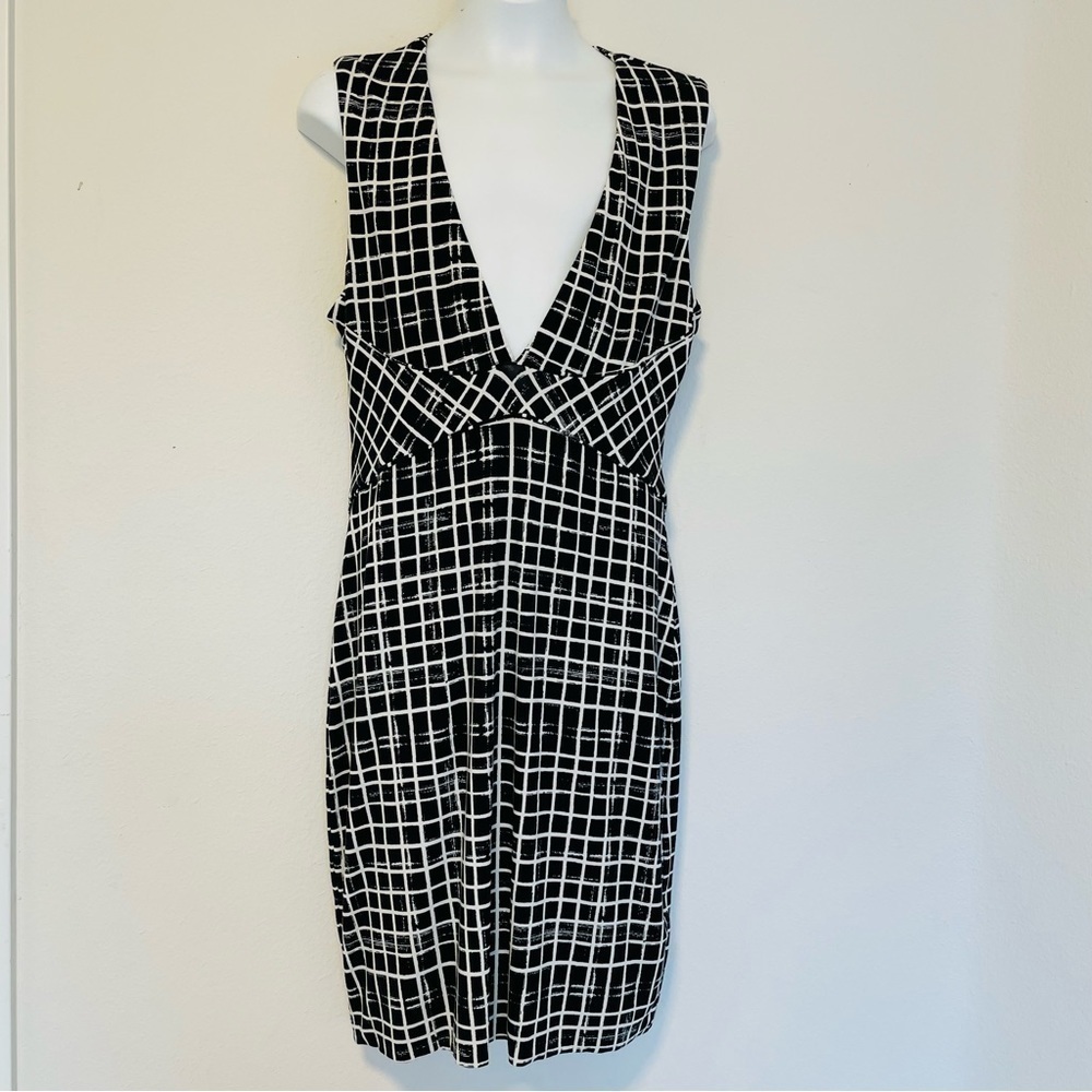 Tart dress low cut Women's M Stretchy & Comfort Modal  Black & White Knee length